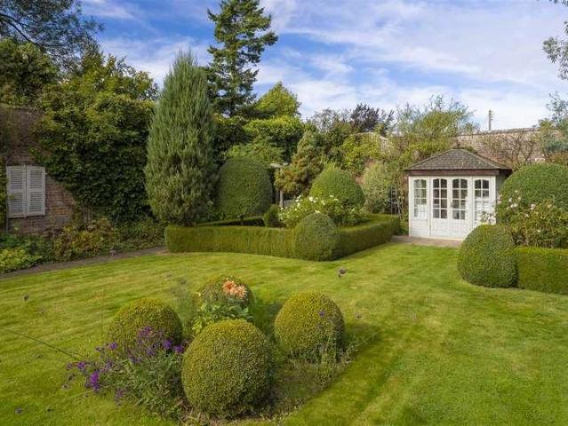 House for sale in Oad Street, Kent