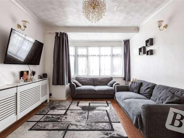 House for sale in London Borough of Redbridge, Greater London