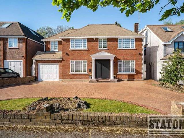 House for sale in Hadley Wood, Greater London