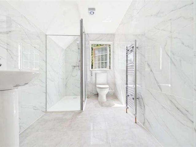 House for sale in Shinfield, Three Mile Cross