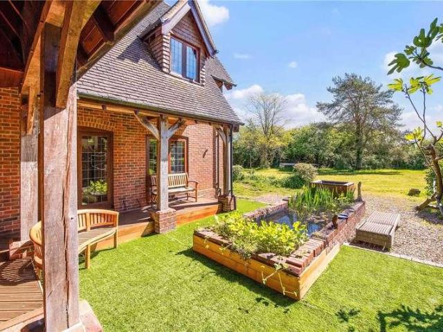House for sale in Barton Stacey, Hampshire