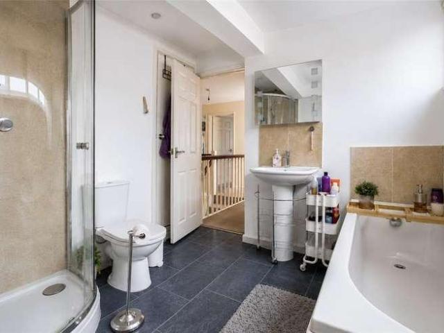 House for sale in Speen