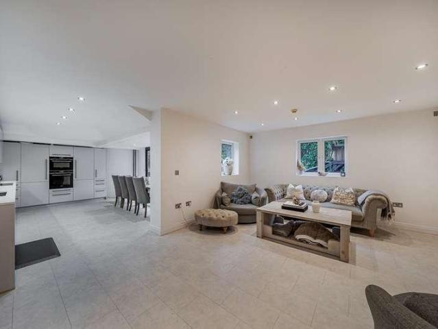 House for sale in Northwood, Greater London