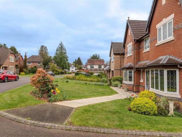 House for sale in Bromsgrove, Worcestershire