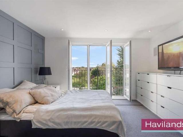 House for sale in Greater London