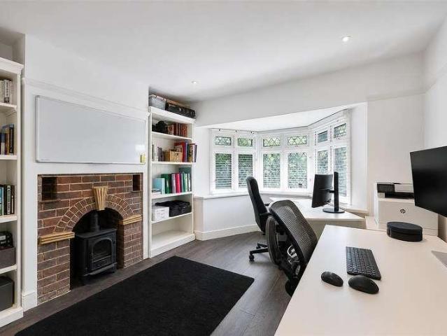 House for sale in Nork, Red Hill