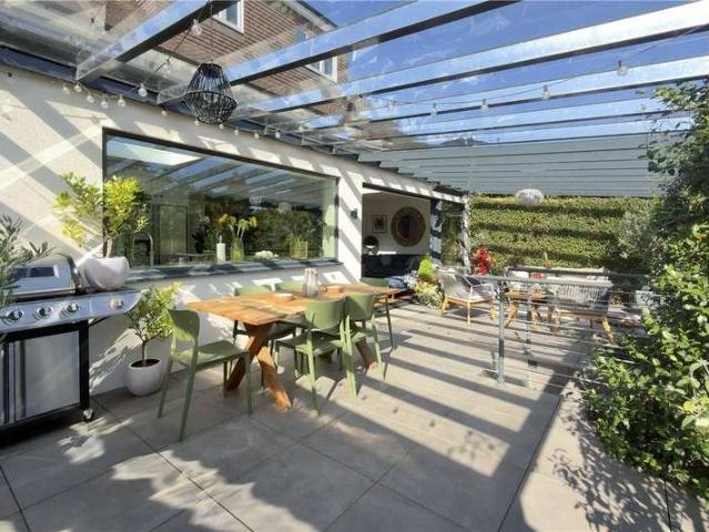 House for sale in Holtspur, Forty Green