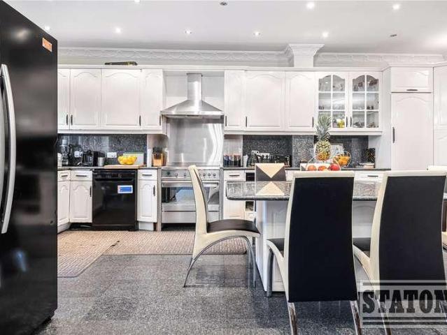 House for sale in East Barnet, Greater London