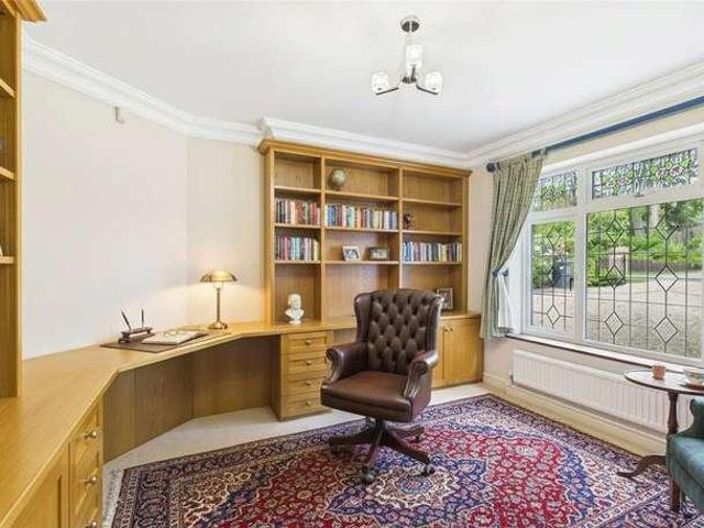 House for sale in Heol-las, Surrey