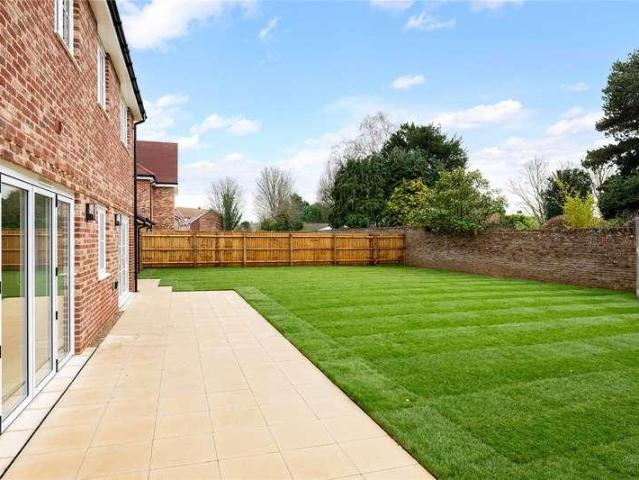 House for sale in Batchworth, Hertfordshire