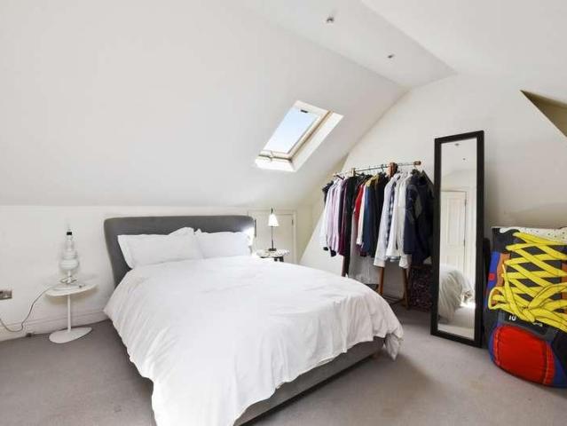 House for sale in Brondesbury, Greater London