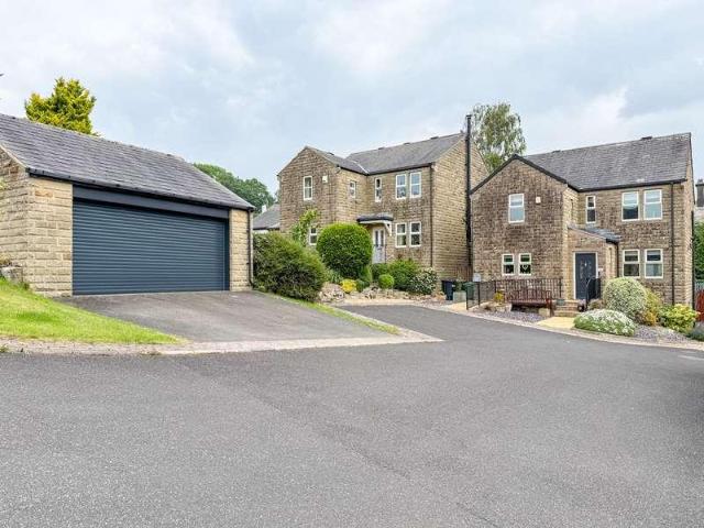 House for sale in Holmfirth, Holmbridge