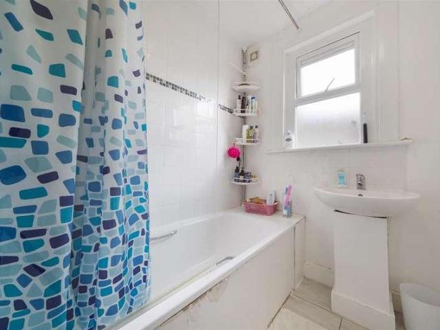 House for sale in Harlesden, Greater London
