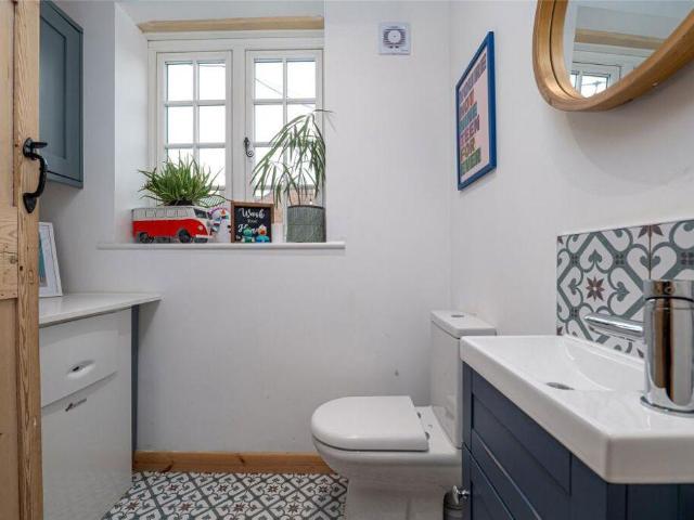 House for sale in Holwell, Brentingby