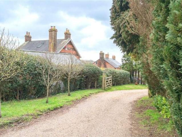 House for sale in Cross in Hand, Cross In Hand