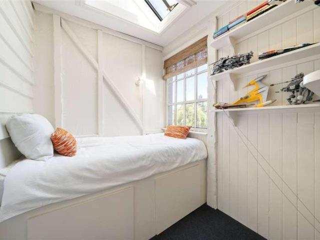 House for sale in Lower Halliford, Surrey