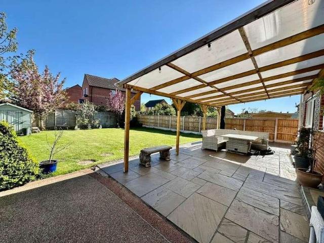 House for sale in Hatfield, South Yorkshire