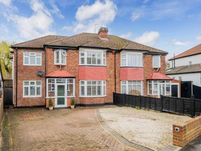House for sale in Stoneleigh, Ewell