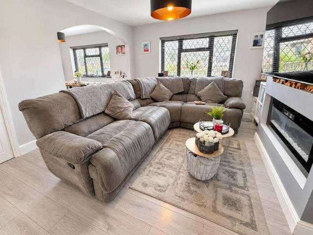 House for sale in Dixons Green, Dudley