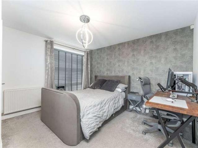 House for sale in Burn Knolls, Leeds