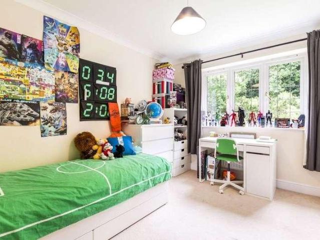 House for sale in Emmbrook, Wokingham