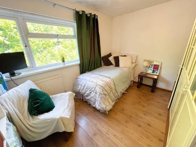 House for sale in Llanharry