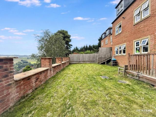 House for sale in Overthorpe, West Yorkshire