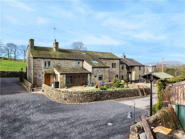 House for sale in Winewall, Higherford