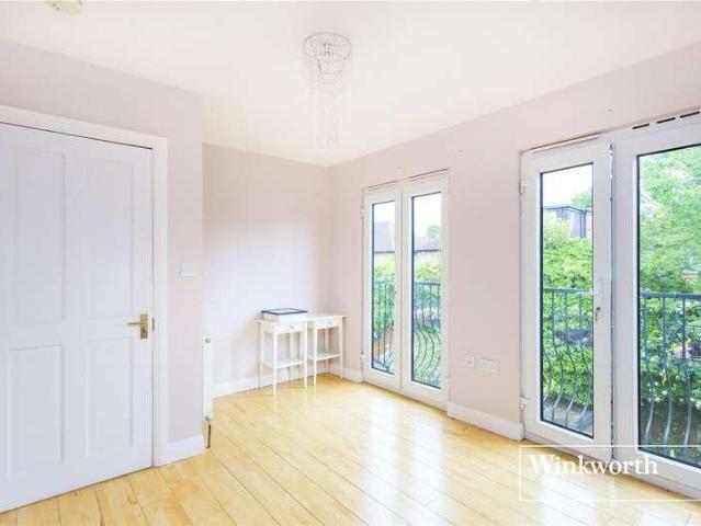 House for sale in West Finchley, Greater London