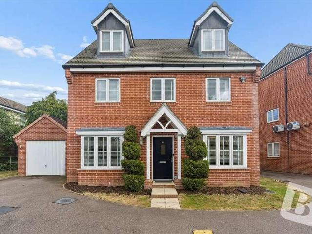 House for sale in Ongar, Epping
