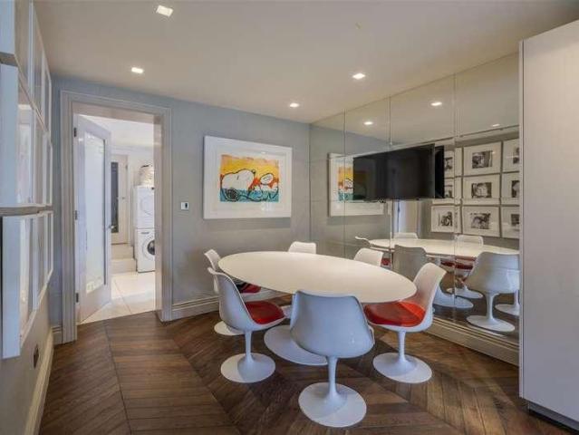 House for sale in Golders Green, Greater London