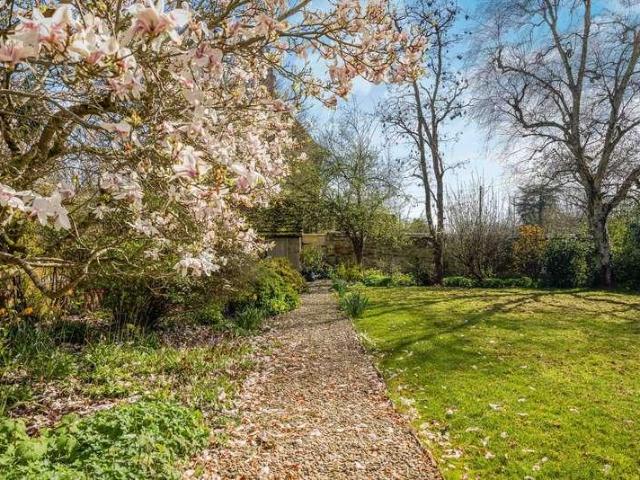 House for sale in Lechlade, Cotswold