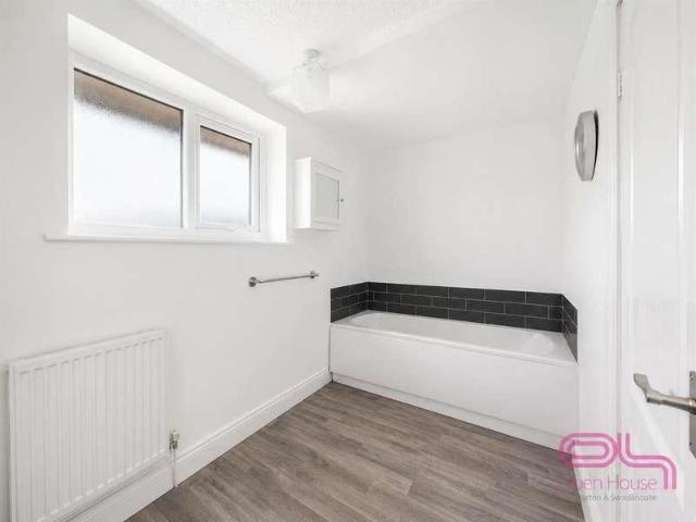 House for sale in Oversetts, Egginton