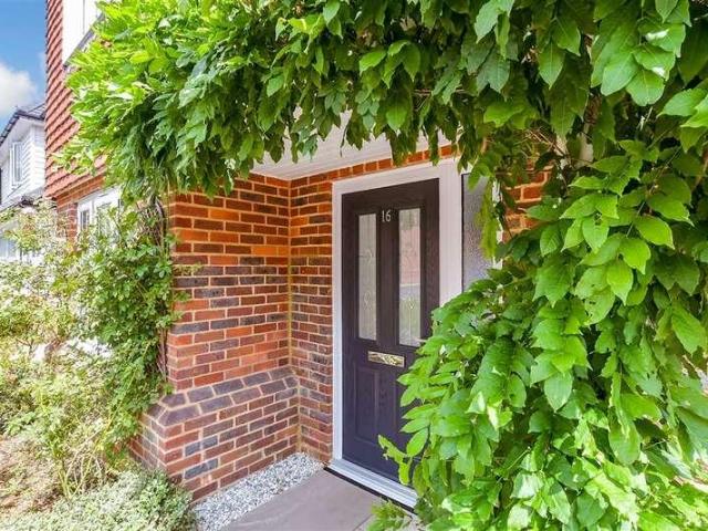 House for sale in Cox Green, Horsham