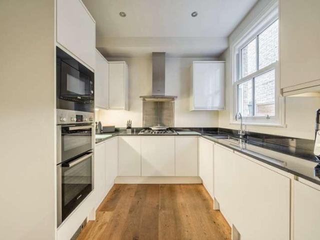 House for sale in Norbiton, Greater London