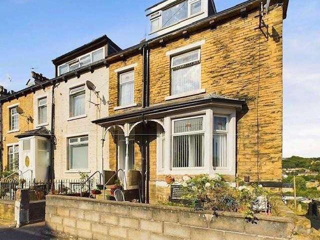 House for sale in Frizinghall, West Yorkshire