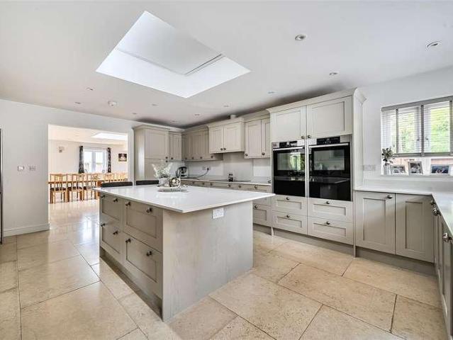 House for sale in Finchampstead