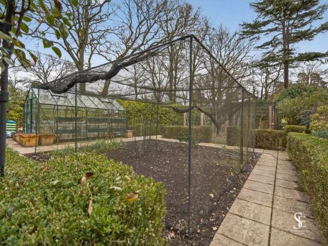 House for sale in Finchampstead