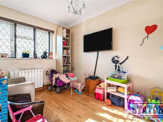 House for sale in East Barnet, Greater London