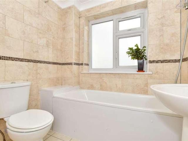 House for sale in Chigwell, Epping