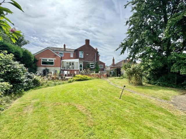 House for sale in Darfield, South Yorkshire