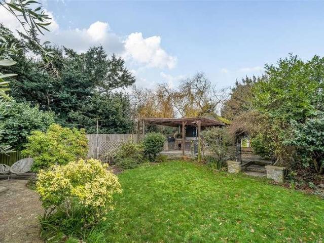 House for sale in Middlecroft, Hampshire