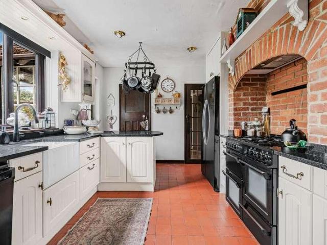 House for sale in Fole, Surrey