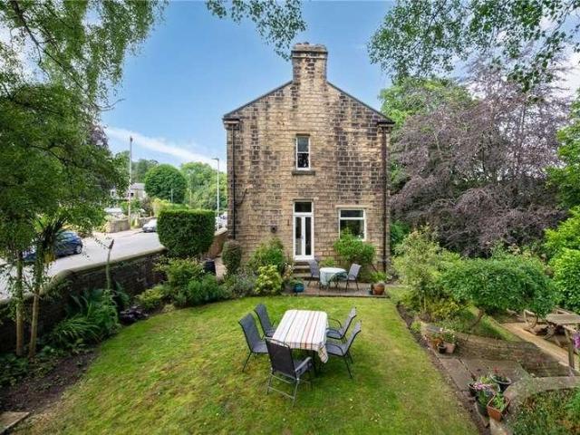 House for sale in Crossflatts, West Yorkshire