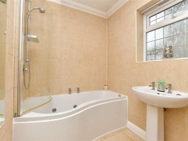 House for sale in Chatham