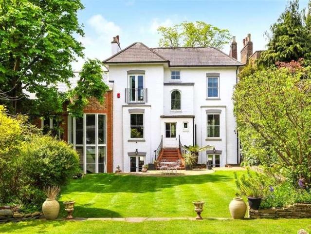 House for sale in Lower Green Esher, Blackhills