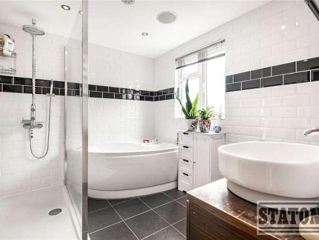 House for sale in East Barnet, Greater London