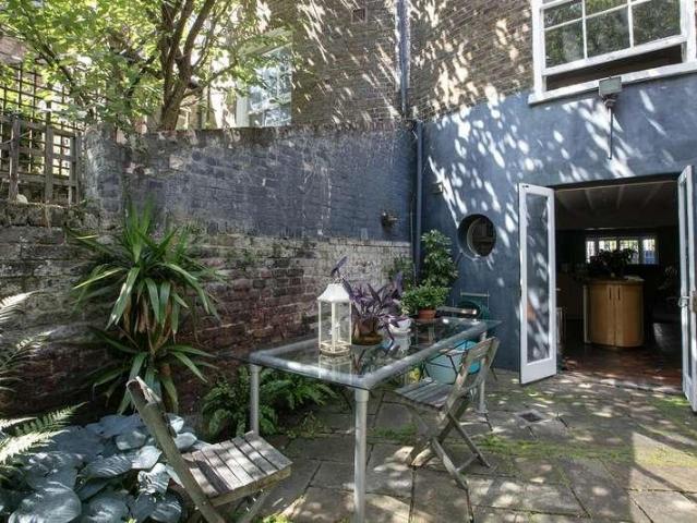 House for sale in Peckham, Greater London