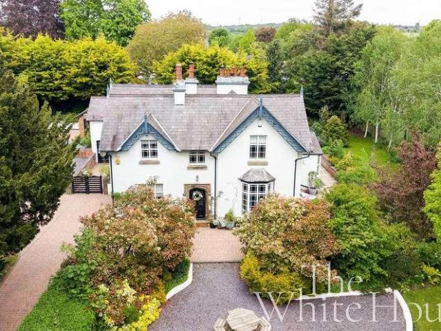 House for sale in Mold
