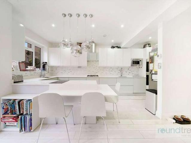 House for sale in Hendon, Greater London
